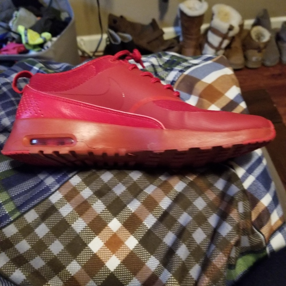 Red Nike